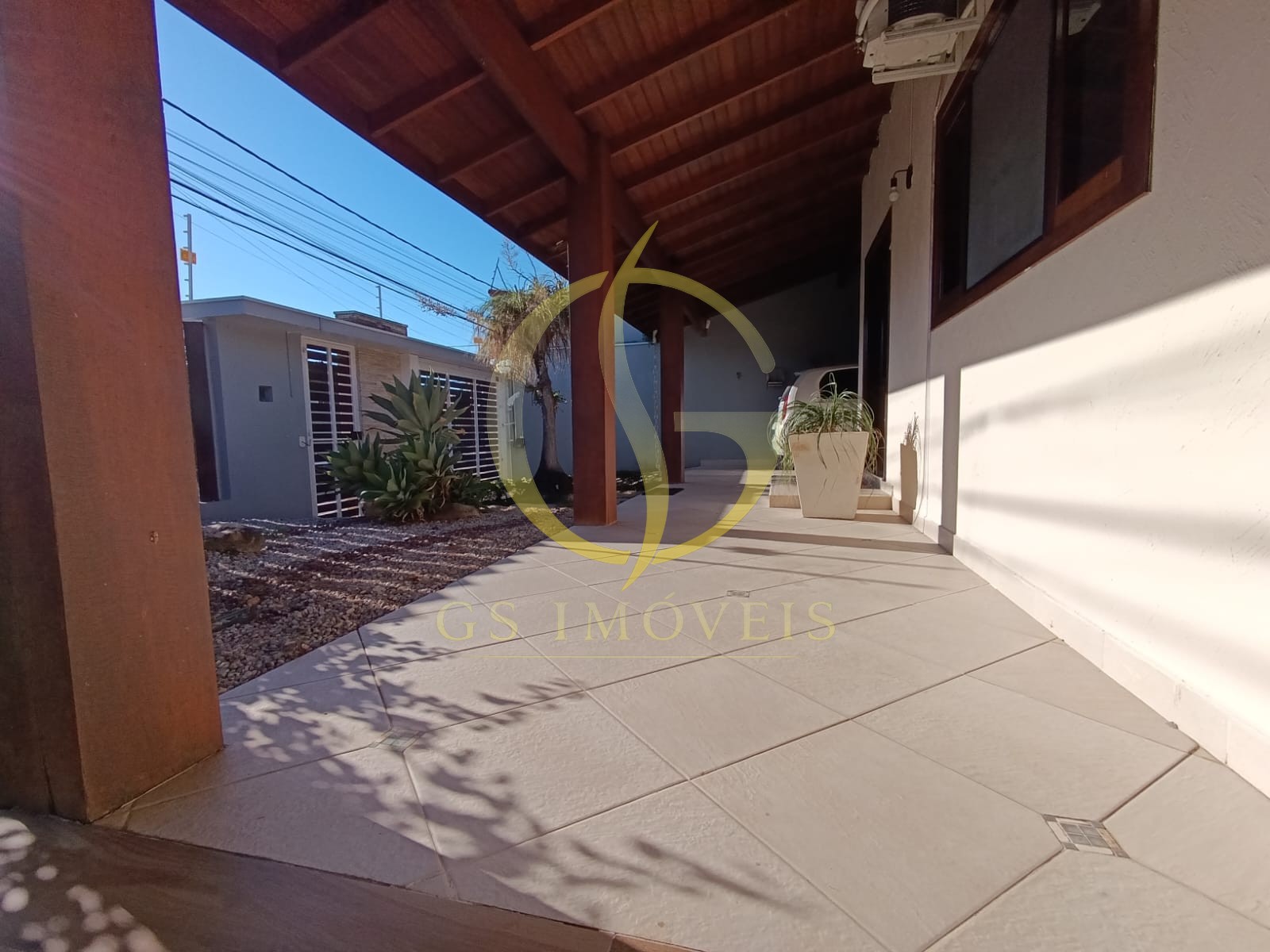 Casa à venda no bairro Indaiá em Caraguatatuba, SP com 3 dormitórios sendo 2 suítes, piscina - Foto 3