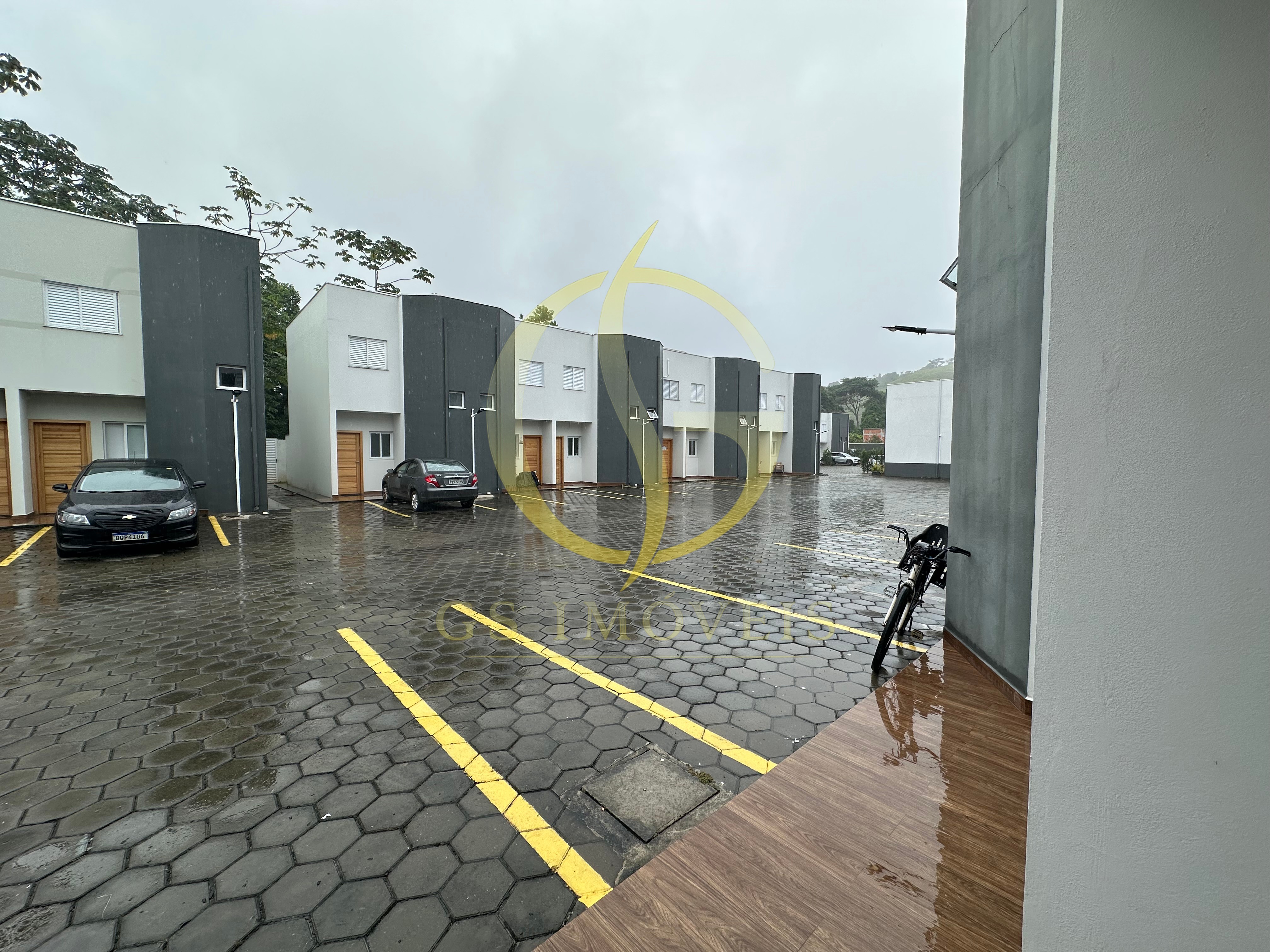 Sobrado para locação, 2 dormitórios, Rio do Ouro, Caraguatatuba-SP