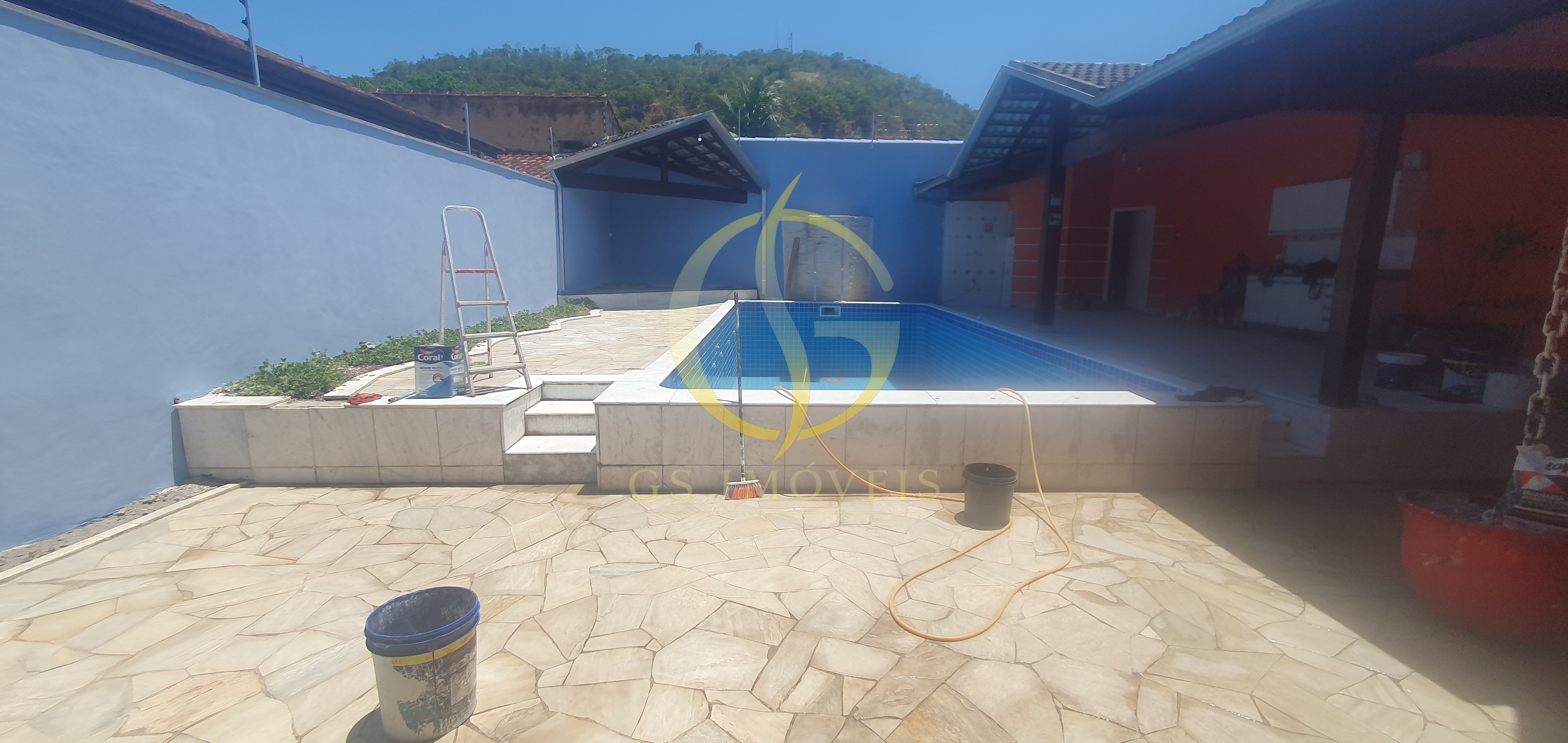 CASA TERREA NA MARTIM DE SÁ COM PISCINA 