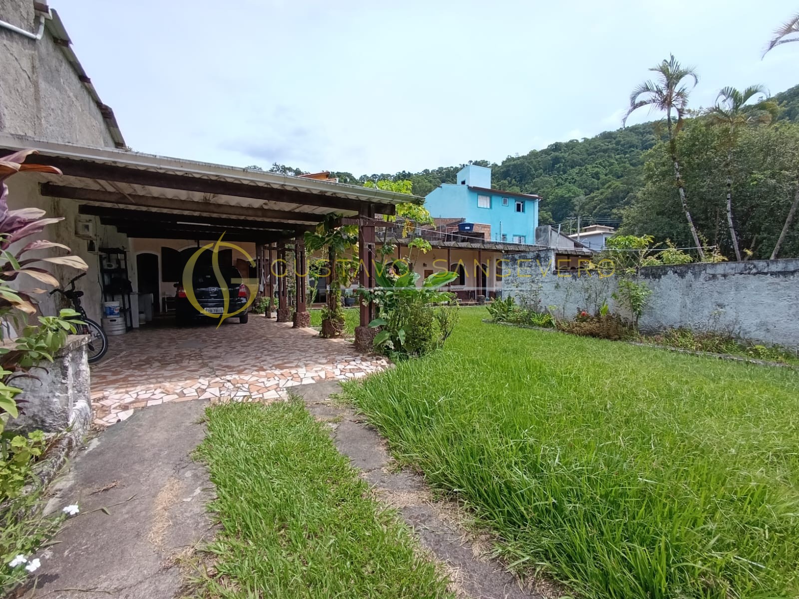 Casa à venda na região Central de Caraguatatuba, SP com 750m² de terreno, piscina e um maravilhoso quintal - Foto 2