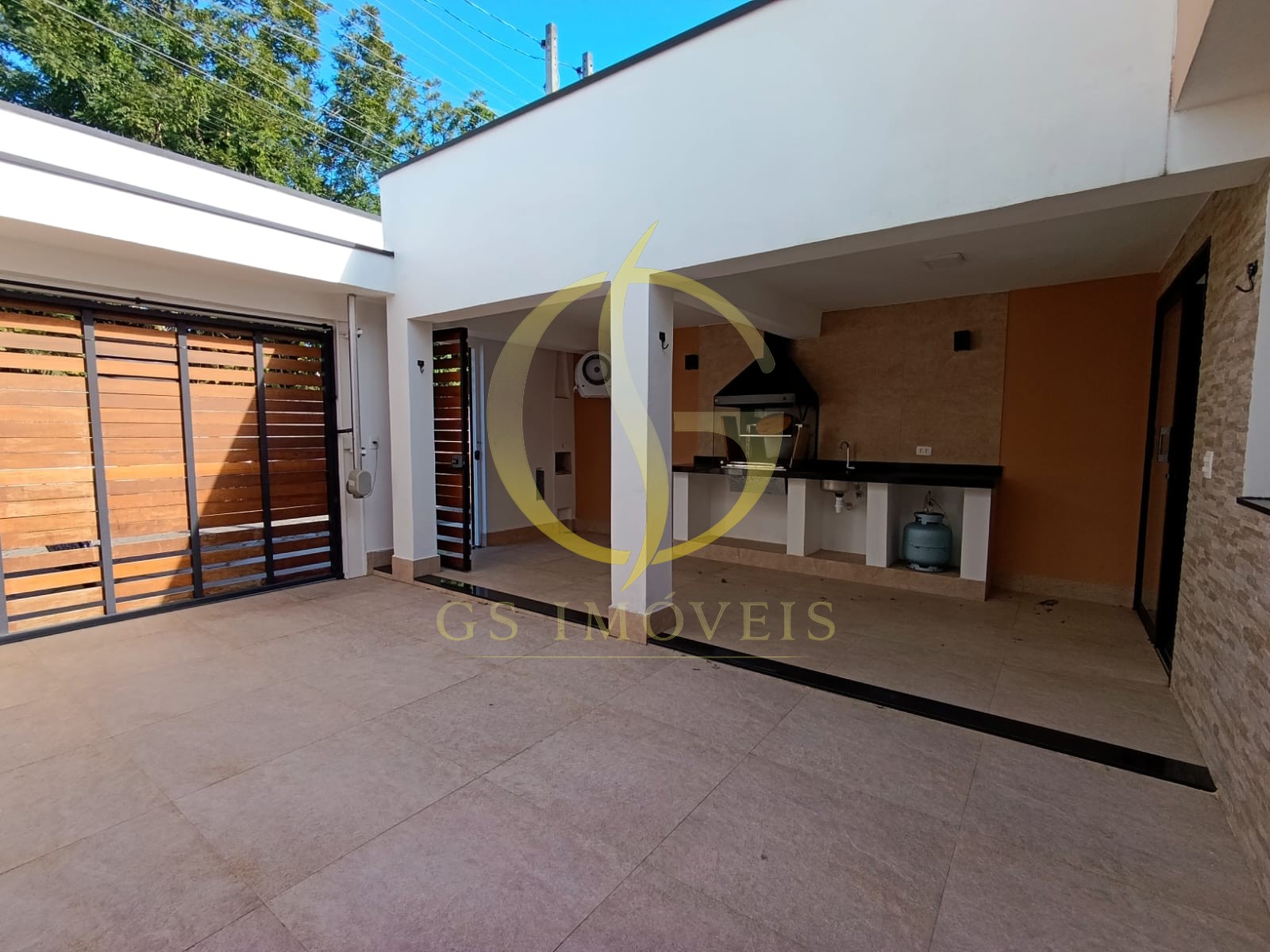 Casa nova com acabamento alto padrão à venda no bairro Caputera em Caraguatatuba, SP