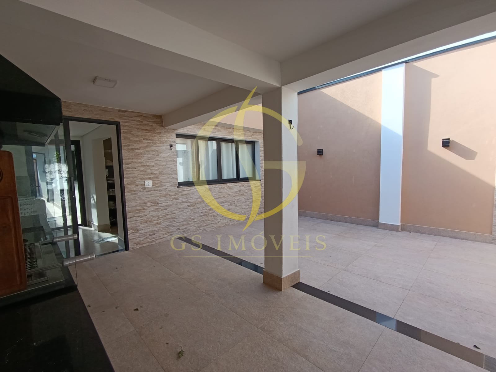 Casa nova com acabamento alto padrão à venda no bairro Caputera em Caraguatatuba, SP - Foto 2