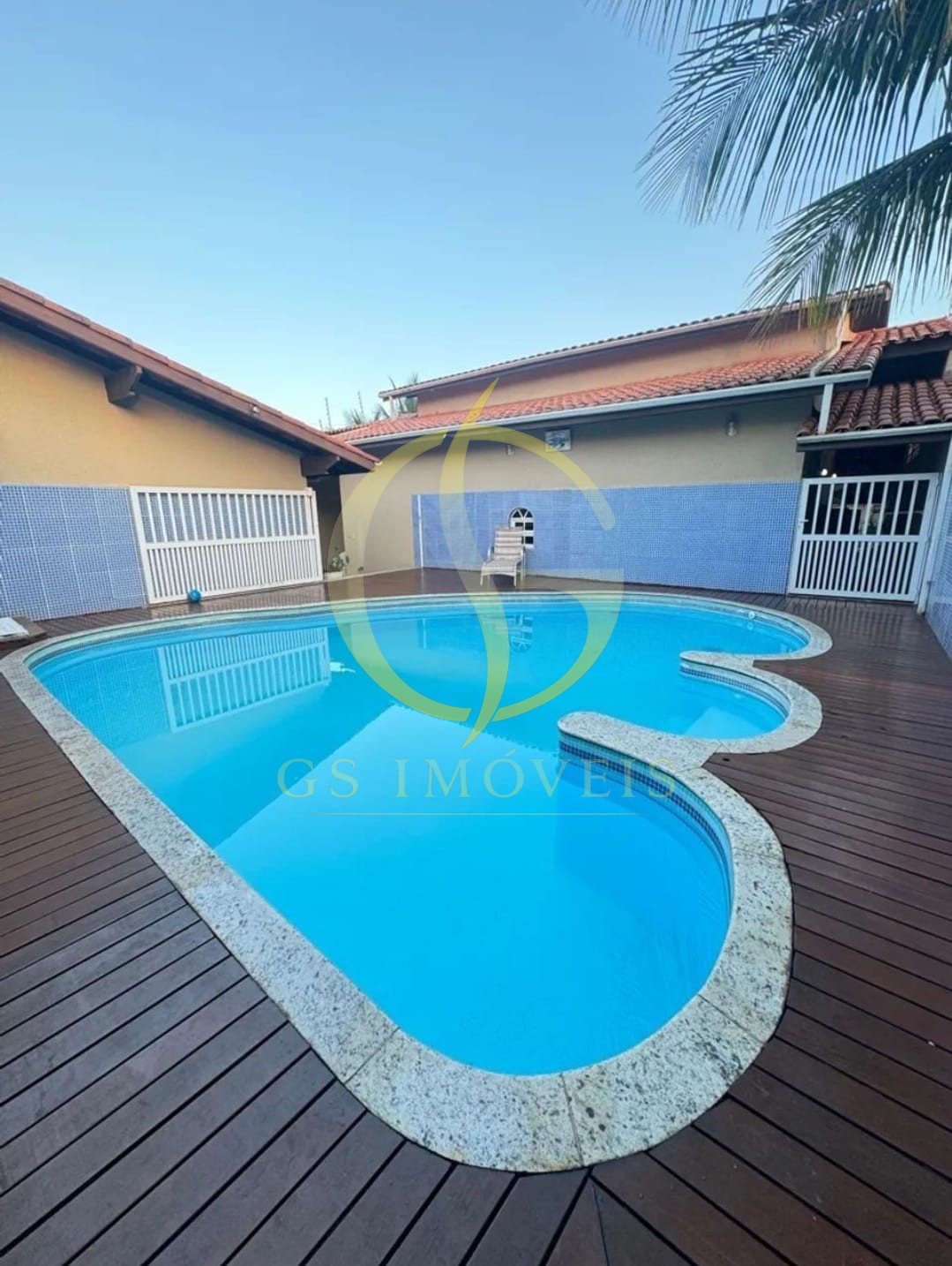 Casa com piscina no Porto Novo