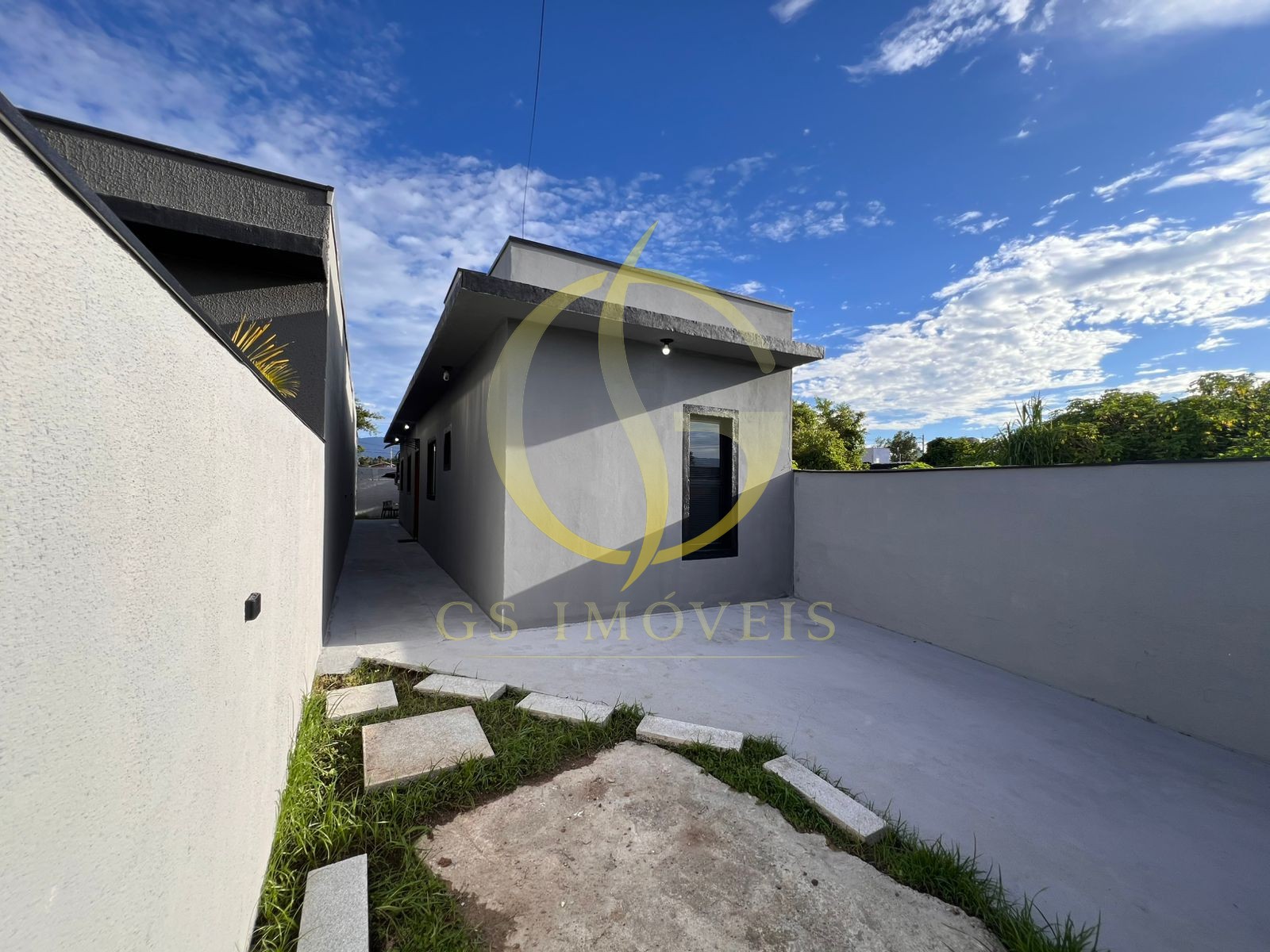 Casa com Solarium mobiliada à Venda  R$ 370.000  Golfinhos, Caraguatatuba - Foto 2