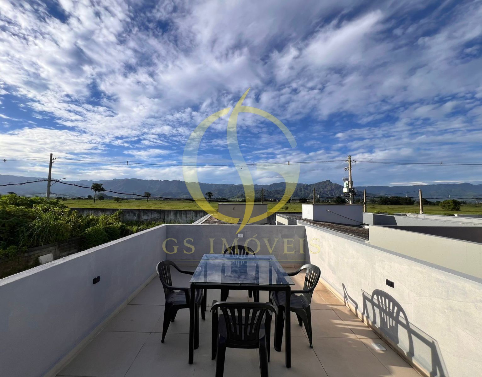 Casa com Solarium mobiliada à Venda R$ 380.000 Golfinhos, Caraguatatuba - Foto 2