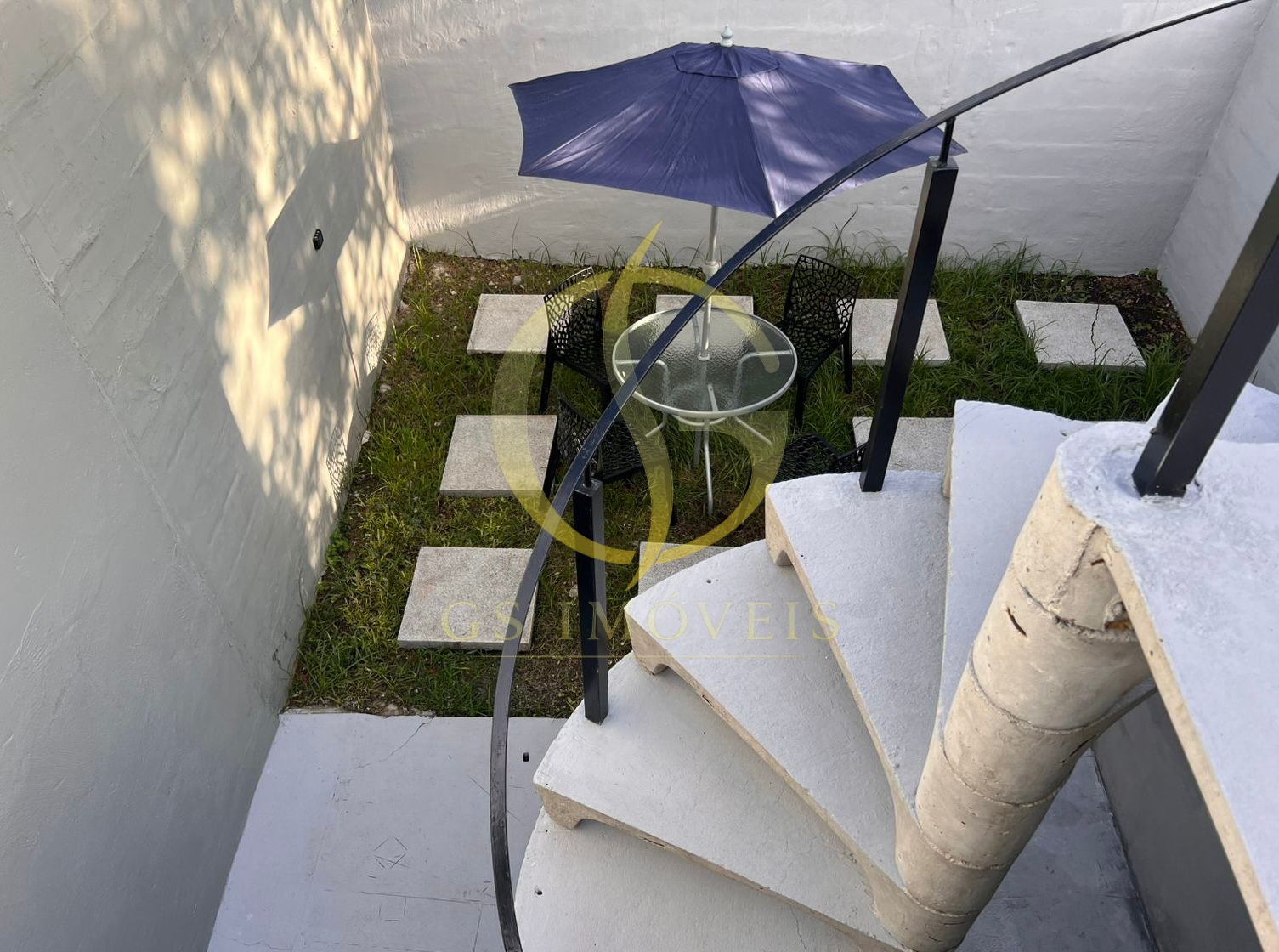 Casa com Solarium mobiliada à Venda R$ 380.000 Golfinhos, Caraguatatuba - Foto 3