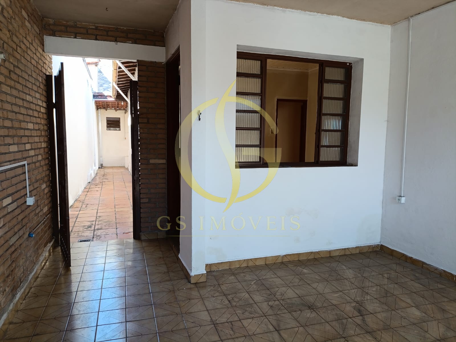 Casa térrea  á venda no centro da cidade 3 dormitórios, 2 salas, 2 cozinhas, 3 banheiros - Foto 2