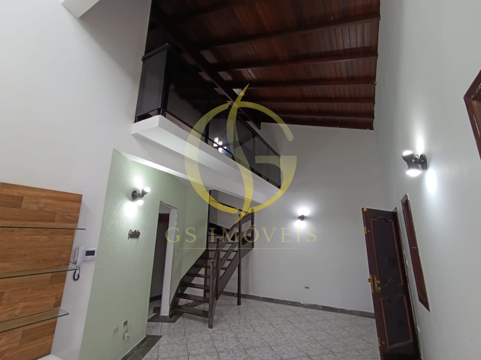 Sobrado à venda no centro da cidade com piscina, área gourmet, 460m² de terreno e 320m² de área construída - Foto 4