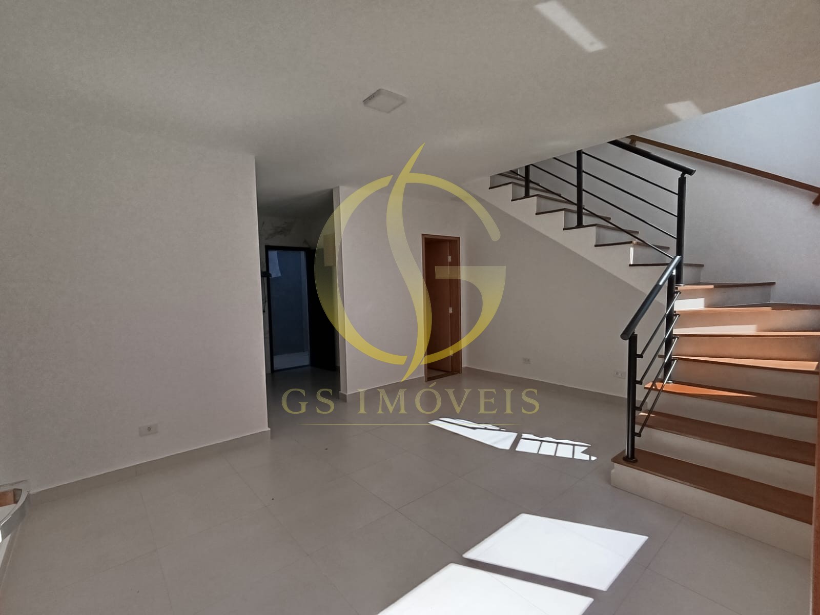 OPORTUNIDADE - CASA PARA LOCAÇÃO - PRAINHA - R$ 2.800,00