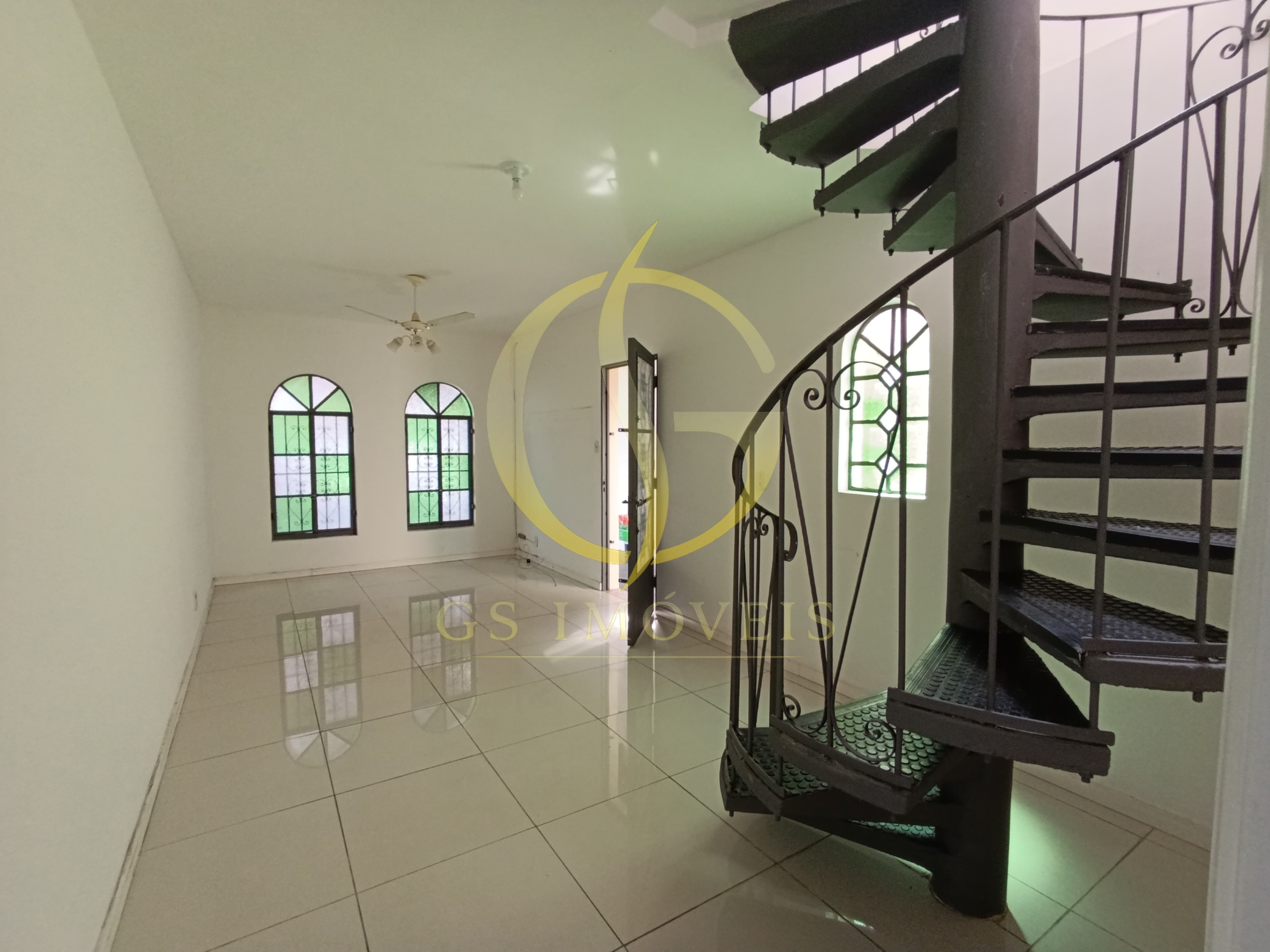 Sobrado com 2 dormitórios, escritório e área gourmet no bairro Estrela D'alva  - Foto 2