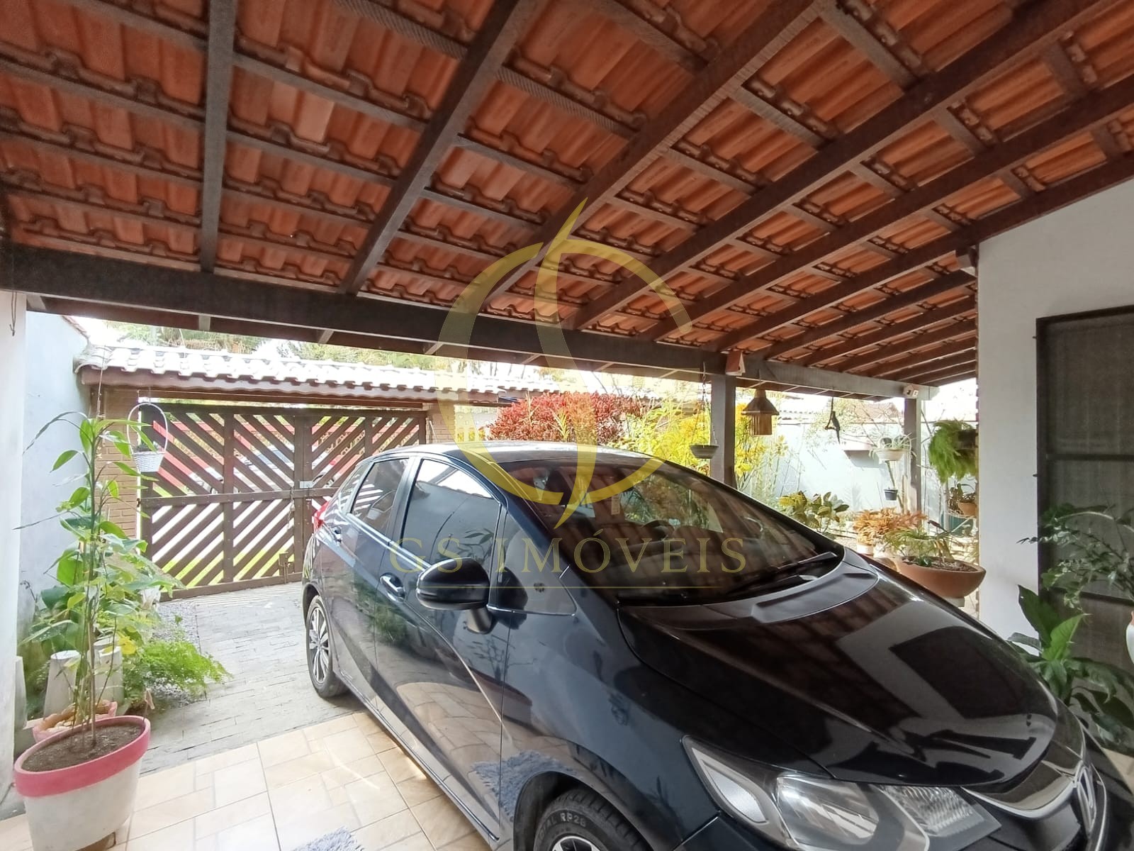 Casa térrea com 3 dormitórios, área gourmet, piscina, garagem coberta na Praia das Palmeiras - Foto 3