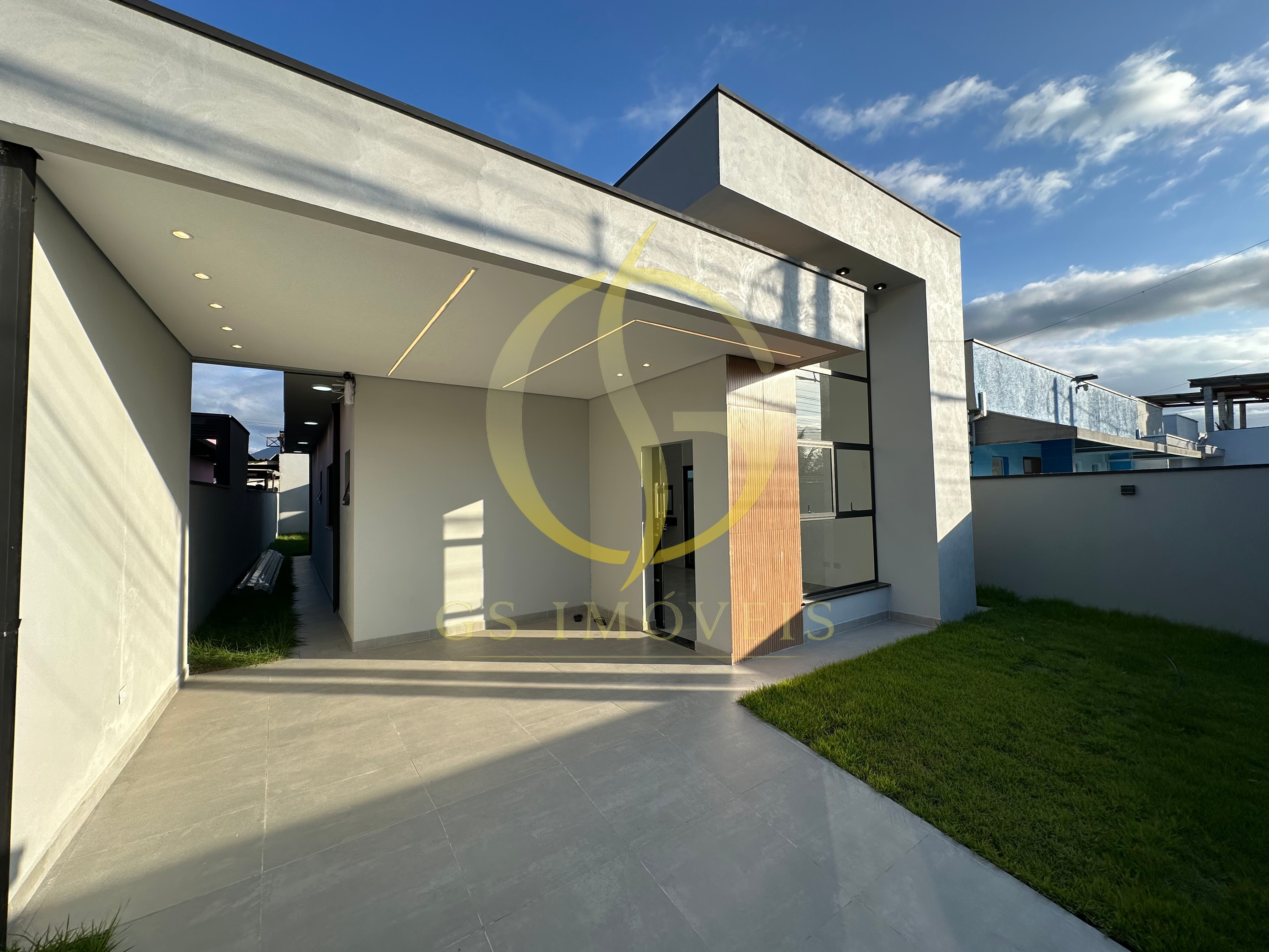 Apenas R$699.000,00 - a casa mais bonita do Golfinhos nessa faixa de preço- Caragua-SP