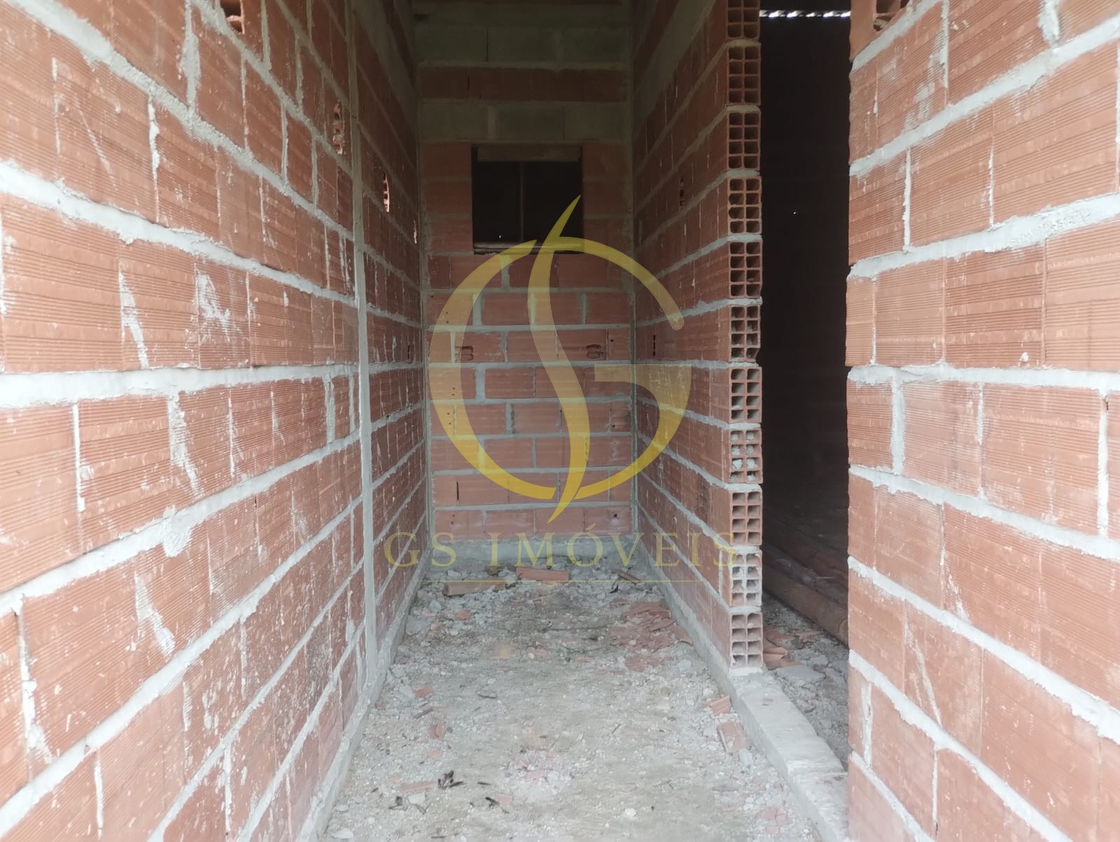 *OPORTUNIDADE* TERRENO COM EDÍCULA PARA FINALIZAR BAIRRO GOLFINHOS - Foto 4