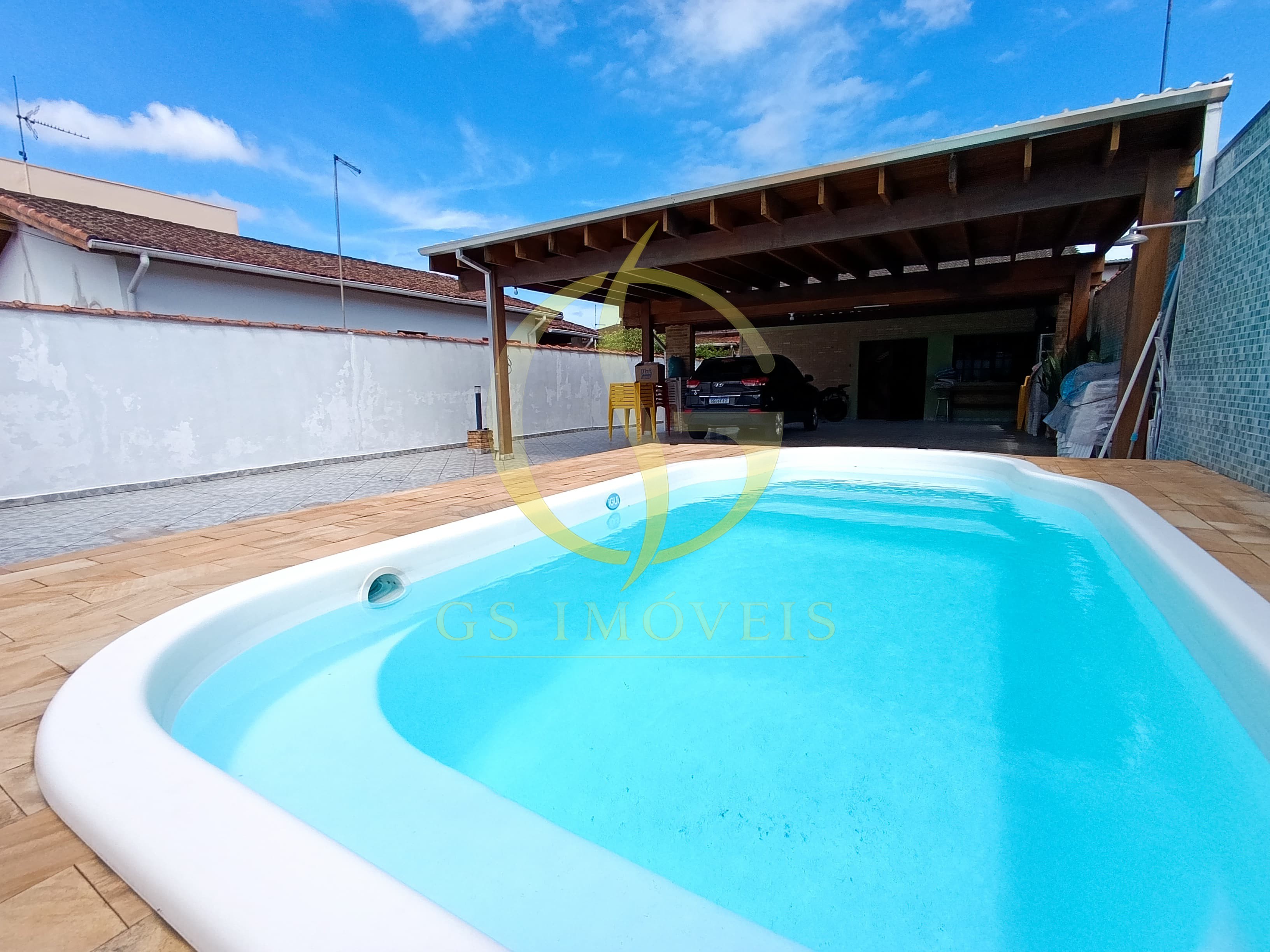 Casa espaçosa de 4 dormitórios à Venda na região central em Caraguatatuba, SP  - Foto 2