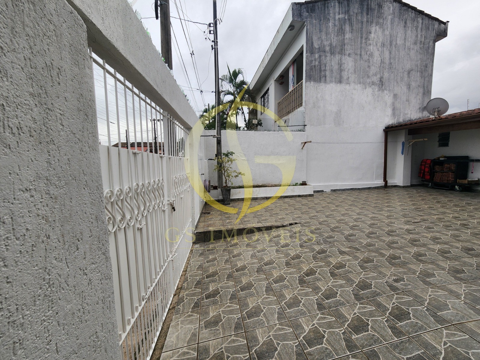 Casa á venda no centro de Caraguatatuba com 4 dormitórios, 179m² de área construída. - Foto 2