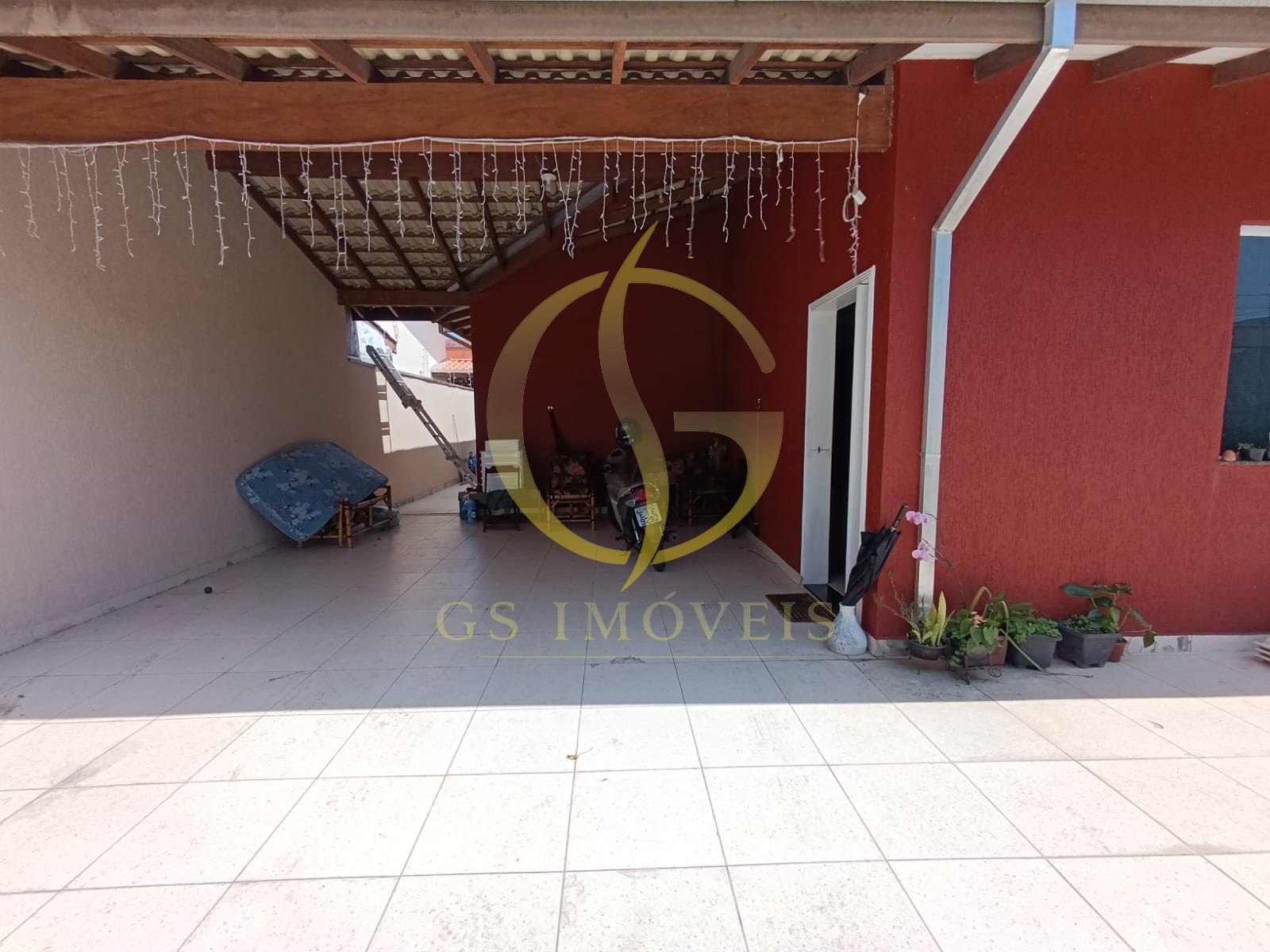 Casa à venda no bairro Jardim das Gaivotas em Caraguatatuba, SP - 04 dormitórios sendo 3 suítes, piscina e área courmet - Foto 2